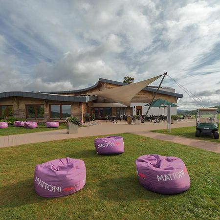 Grund Resort Golf And Ski Mlade Buky Exterior photo