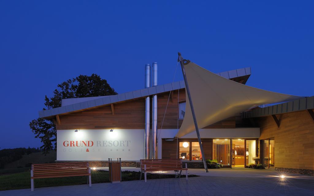 Grund Resort Golf And Ski Mlade Buky Exterior photo