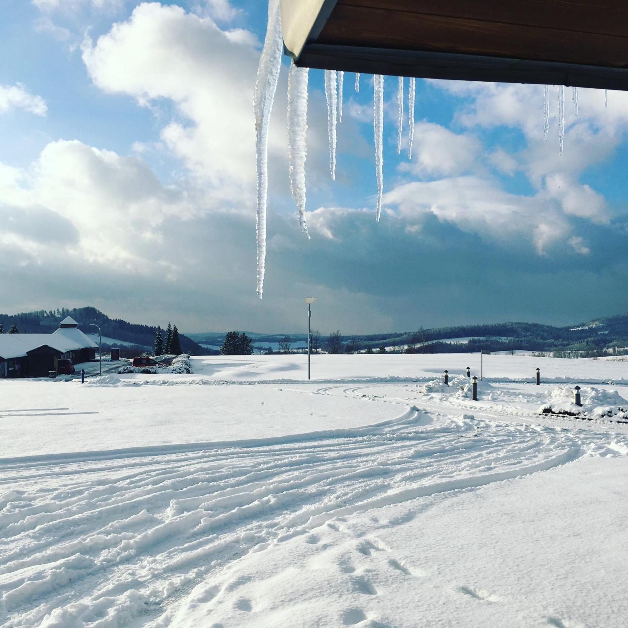 Grund Resort Golf And Ski Mlade Buky Exterior photo