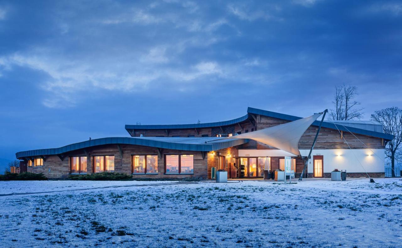 Grund Resort Golf And Ski Mlade Buky Exterior photo